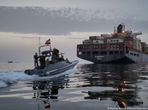 Video Iran Larang Kapal Negara Pendukung Trump Lewat Hormuz
