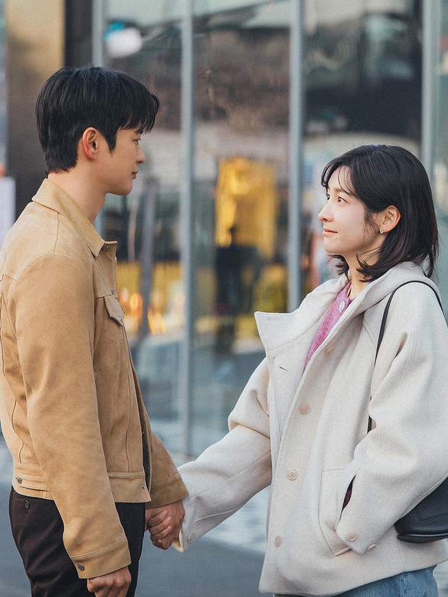 Momen Kencan Seo In Guk-Park Ji Hyun di See You At Work Tomorrow!