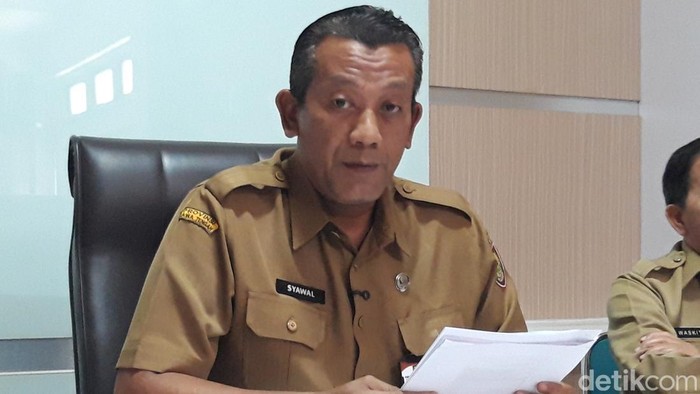 Sekretaris Daerah (Sekda) Boyolali, M Syawalludin, memberikan pernyataan resmi kepada media terkait penanganan oknum camat pengirim video mesum ke eks karyawatinya.