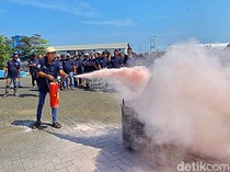 Kala Nelayan Tradisional Sukabumi Dibekali Cara Bertahan Hidup Saat Berlayar