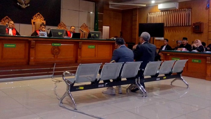 Suasana sidang kasus korupsi Ade Kuswara