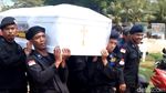 Suasana Haru di Pemakaman Temon