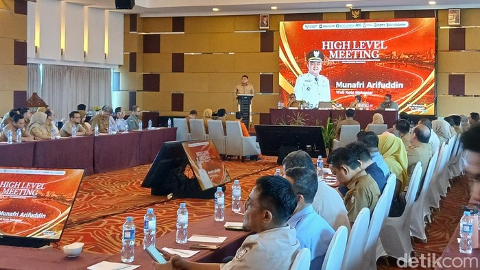 Wali Kota Makassar Munafri Appi Arifuddin saat memberikan sambutan di High Level Meeting Tim Percepatan dan Perluasan Digitalisasi Daerah (TP2DD).