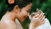 Momen Ariel Tatum Bikin Acara Ultah Kucing-kucingnya