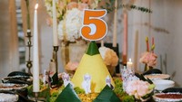 Gemasnya, perayaan ulang tahun kucing-kucingnya Ariel Tatum juga ada tumpeng. Foto: Instagram @arieltatum, fotografer @___rega.arie