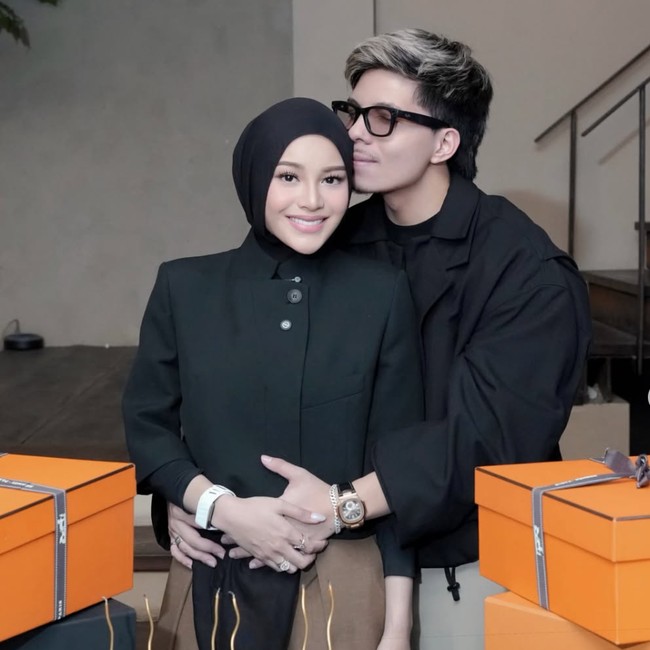 8 Potret Kejutan Ulang Tahun ke-28 Aurel Hermansyah, Banjir Kado Tas Mewah