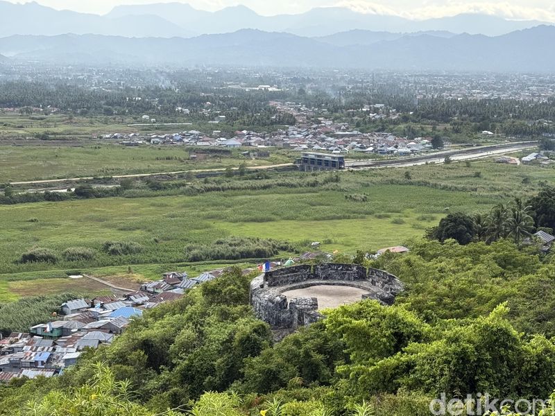 Benteng Otanaha di Gorontalo Benteng Otanaha di Gorontalo