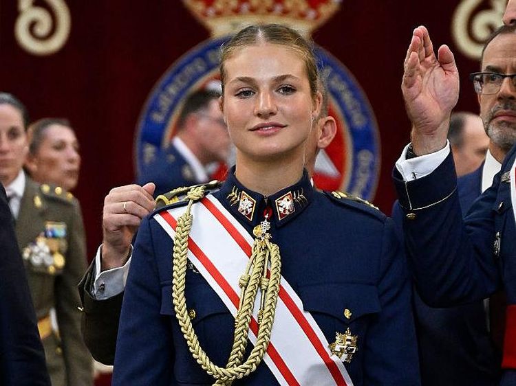 Potret Putri Leonor Lulus Pelatihan Militer, Siap Jadi Calon Ratu Spanyol