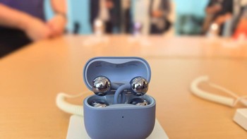 Untuk opsi warna Huawei FreeClip 2 adalah Berry Purple, Blue, Rose Gold, White, dan Black. Foto: Aisyah Kamaliah Attamimi/detikINET