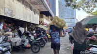 Pedagang menyebut kenaikan terjadi setelah Program Makan Bergizi Gratis (MBG) kembali berjalan usai berakhirnya masa libur sekolah.
