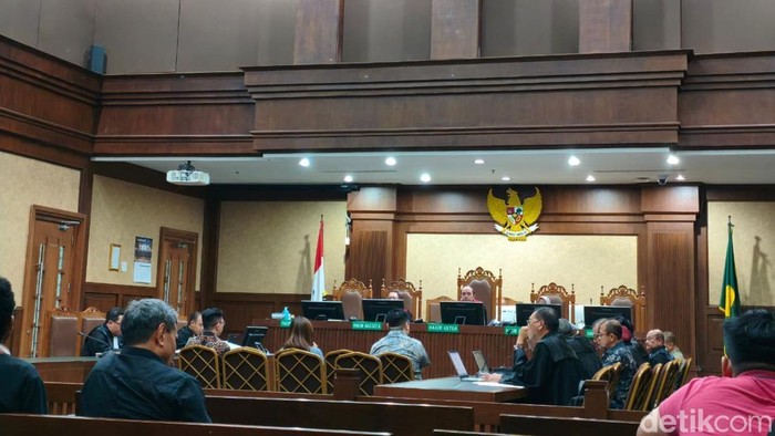 HRD BlueRay Siapkan 13 Amplop bagi Bea Cukai, Ada Isi Rp 5 M untuk Kode 'D'