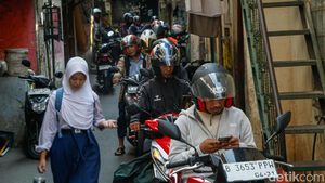Jalur Tikus Jadi Andalan Pemotor Hindari Macet Tendean Jalur Tikus Jadi Andalan Pemotor Hindari Macet Tendean