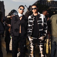 Sama-sama berparas tampan dan bertubuh atletis, kakak beradik ini pun kerap diundang ke event fashion. Salah satunya Jude dan Jobe Bellingham menghadiri Louis Vuitton Menswear Spring/Summer 2024 di Paris. Foto: Dok. Instagram, Getty Images