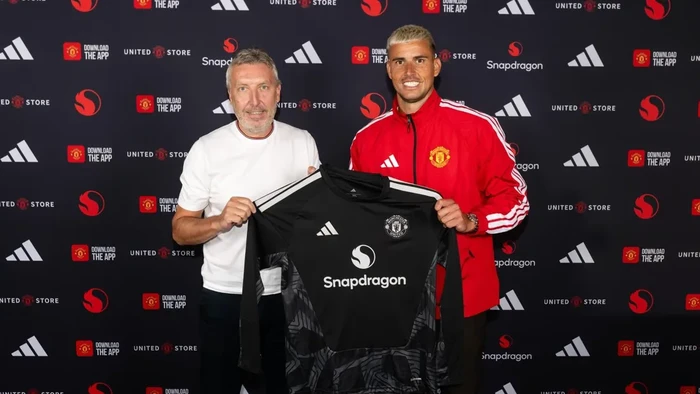 Manchester United telah mendatangkan kiper anyar. Setan Mrah mendatangkan Karl Darlow dari Leeds United.