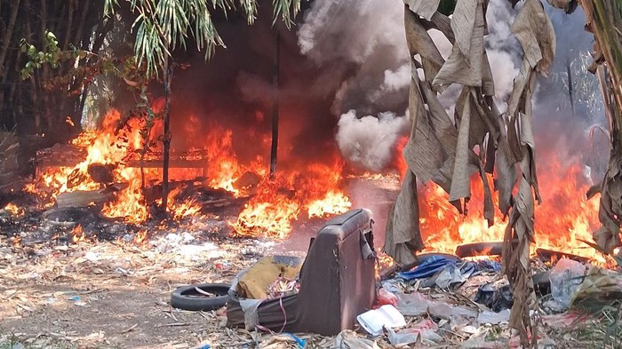 Kebakaran Lahan di Sukahati, Kecamatan Cibinong, Bogor (dok. istimewa)