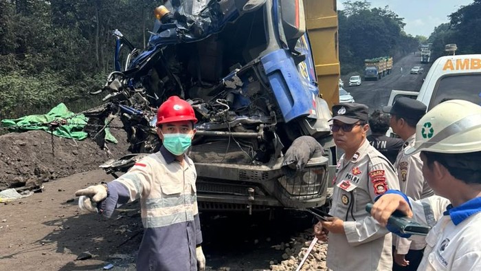 Kecelakaan truk batu bara di Muratara