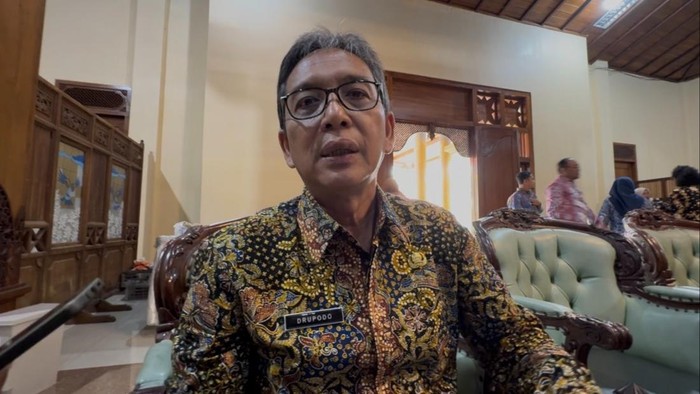 Kepala BPPKAD Rembang Drupodo, saat diwawancarai detikJateng, Selasa (14/7/2025) di rumah dinas bupati.