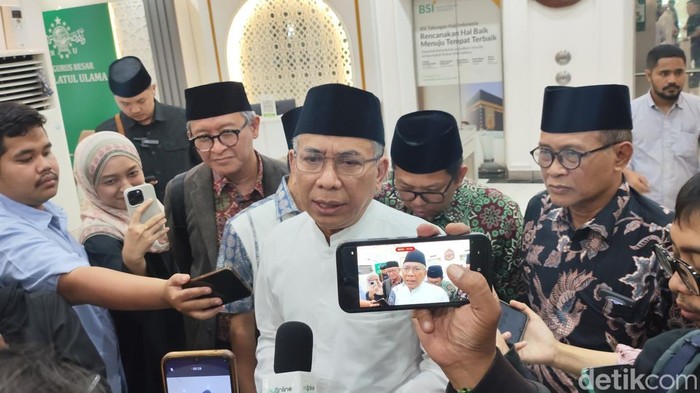 Ketua Umum PBNU KH Yahya Cholil Staquf (Gus Yahya) usai jumpa pers di Kantor PBNU, Jakarta Pusat, Selasa (14/7/2026).
