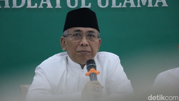 Ketua Umum PBNU KH Yahya Cholil Staquf memberikan keterangan pers di Kantor PBNU, Jakarta Pusat, Selasa (14/7/2026).