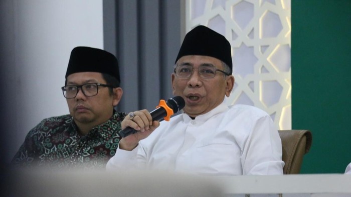 Ketua Umum PBNU Yahya Cholil Staquf (Gus Yahya) dalam konferensi pers persiapan Muktamar ke-35 NU di Gedung PBNU Jakarta, Selasa (14/7/2026).