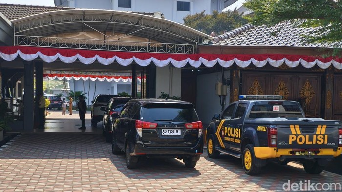 KPK melakukan penggeledahan di sejumlah kantor di Pemkab Sukoharjo, termasuk Kantor Bupati Sukoharjo, Selasa (14/7/2026).