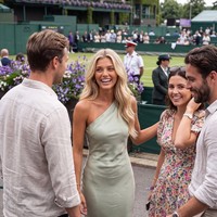 Meski sudah banyak orang yang tahu identitas aslinya, Mia Zelu tetap memberi ‘ilusi’ kepada para pengikut. Masih belum bisa melupakan kejadian itu... tapi pestanya adalah hal yang berbeda... Pertandingan Wimbledon mana yang menjadi favoritmu?  Foto: Instagram @miazelu