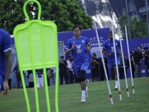Ironi Persib: Skuad Mewah, Lapangan Kurang Wah