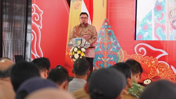Bupati Kediri Hanindhito Himawan Pramana