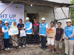 PLN Beri Listrik Gratis Bagi Masyarakat Kurang Mampu di Siantan Kalbar