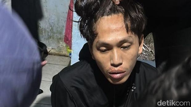 Polisi menangkap pembunuh driver ojol saat sedang tidur di base camp ojol di kawasan Kosambi, Kota Tangerang, Banten. Pelaku mencuri motor dan HP korban. (dok Istimewa)