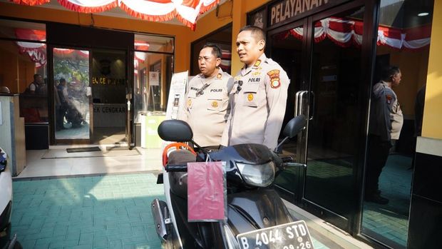 Polsek Cengkareng mengungkap kasus pencurian sepeda motor di sebuah apartemen di wilayah Cengkareng, Jakarta Barat (Jakbar).