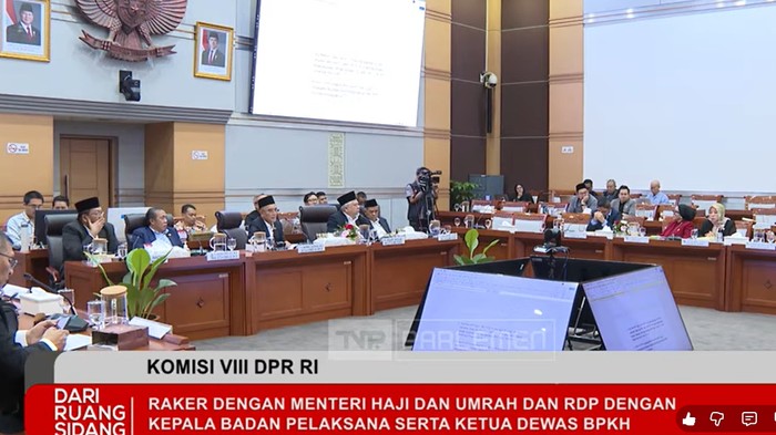 Rapat Kerja Komisi VIII DPR RI bersama Menteri Haji dan Umrah RI dan BPKH, Jakarta, Selasa (14/7/2026).