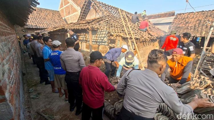 Akhirnya Rumah Bekas Kandang Milik Mbah Sojo Direnovasi