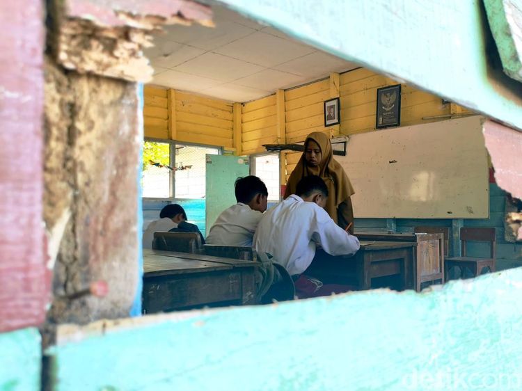 Sepi Pendaftar Baru, SDN 4 Kupang Sidoarjo Bertahan dengan 12 Murid