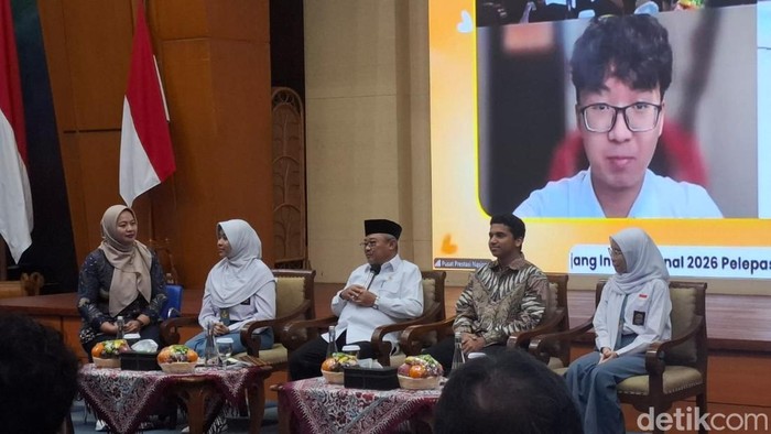 Sebanyak 100 peserta olimpiade internasional perwakilan Indonesia siap berlaga di berbagai negara. Mendikdasmen beri pesan bagi para siswa.