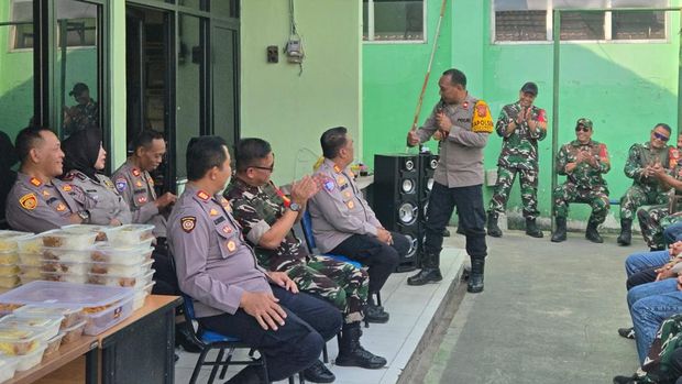 Sejumlah Polsek di wilayah hukum Polres Bogor berkunjung ke Koramil di Kabupaten Bogor, Jawa Barat untuk menjaga sinergitas wilayah. (dok Ist)