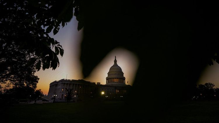Senja di Capitol Hill Warnai Pemungutan Suara RUU Perlindungan Sinar Matahari