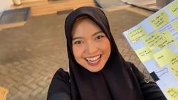 Viral! Kisah Mahasiswi Rahasiakan Kelulusan Demi Lakukan Aksi Mengharukan Ini