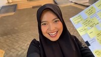 Viral! Kisah Mahasiswi Rahasiakan Kelulusan Demi Lakukan Aksi Mengharukan Ini