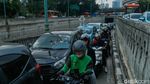 Tendean Macet Parah Usai JPO Ditabrak Truk