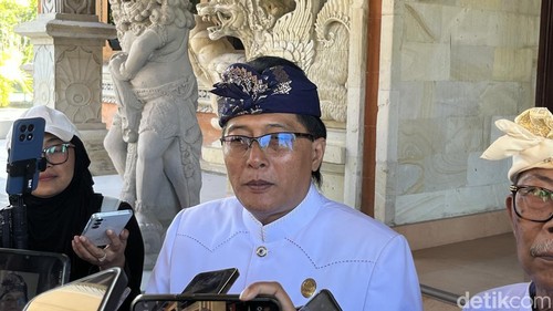 Wakil Gubernur Bali I Nyoman Giri Prasta di Kantor DPRD Bali, Selasa (14/7/2026). (Rizki Setyo/detikBali)