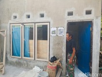 Semringah Ahi, Rumahnya yang Rusak Parah Kini Diperbaiki Bupati Jeje