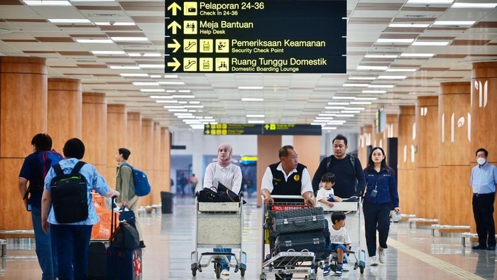 Bandara Juanda Sidoarjo.
