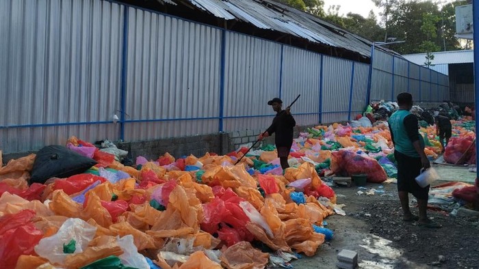 Bank Sampah di Dusun Krajan, Desa Kencong, Kecamatan Kencong, Jember