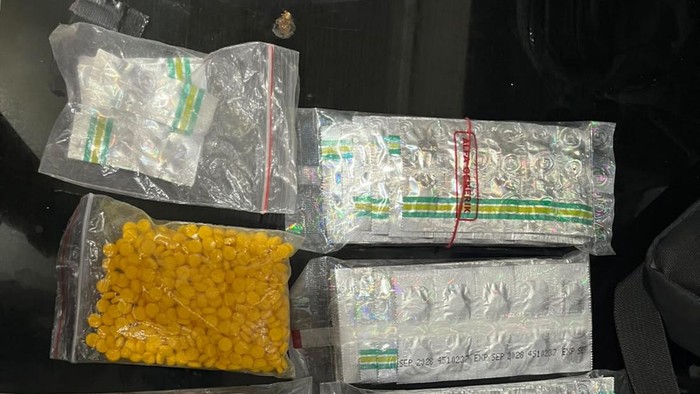Barag bukti obat terlarang yang diedarkan di Cianjur