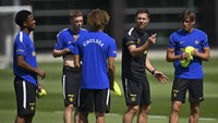 Xabi Alonso Tekankan Pentingnya Kombinasi Senior-Junior di Chelsea