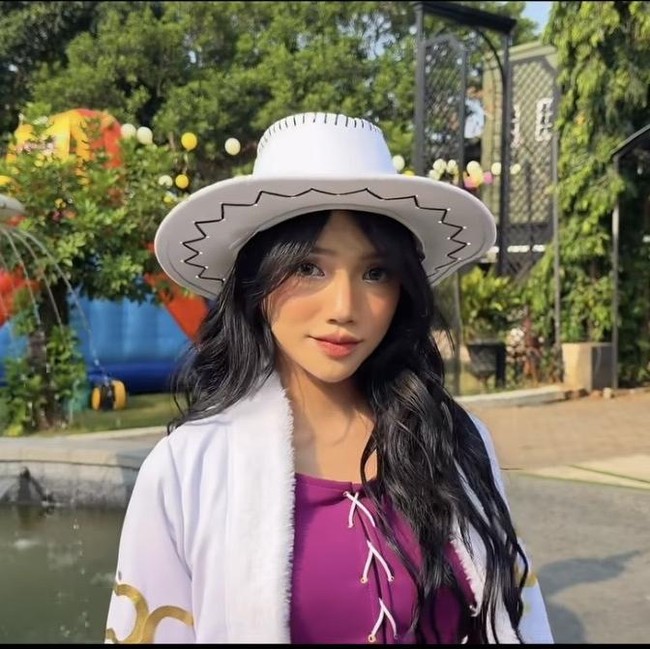 Gaya Fuji Cosplay Jadi Nico Robin One Piece di Ultah Gala Sky, Curi Atensi