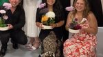 Cute... Bridal Shower Gisela Cindy Didampingi Ibunda
