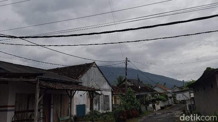 Ilustrasi cuaca berawan di Lampung