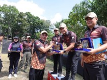 Serahkan Piala Juara Tembak, Kapolda Sumsel: Layani Masyarakat dengan Presisi